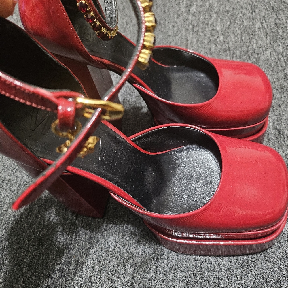 Versace medusa platform patent leather